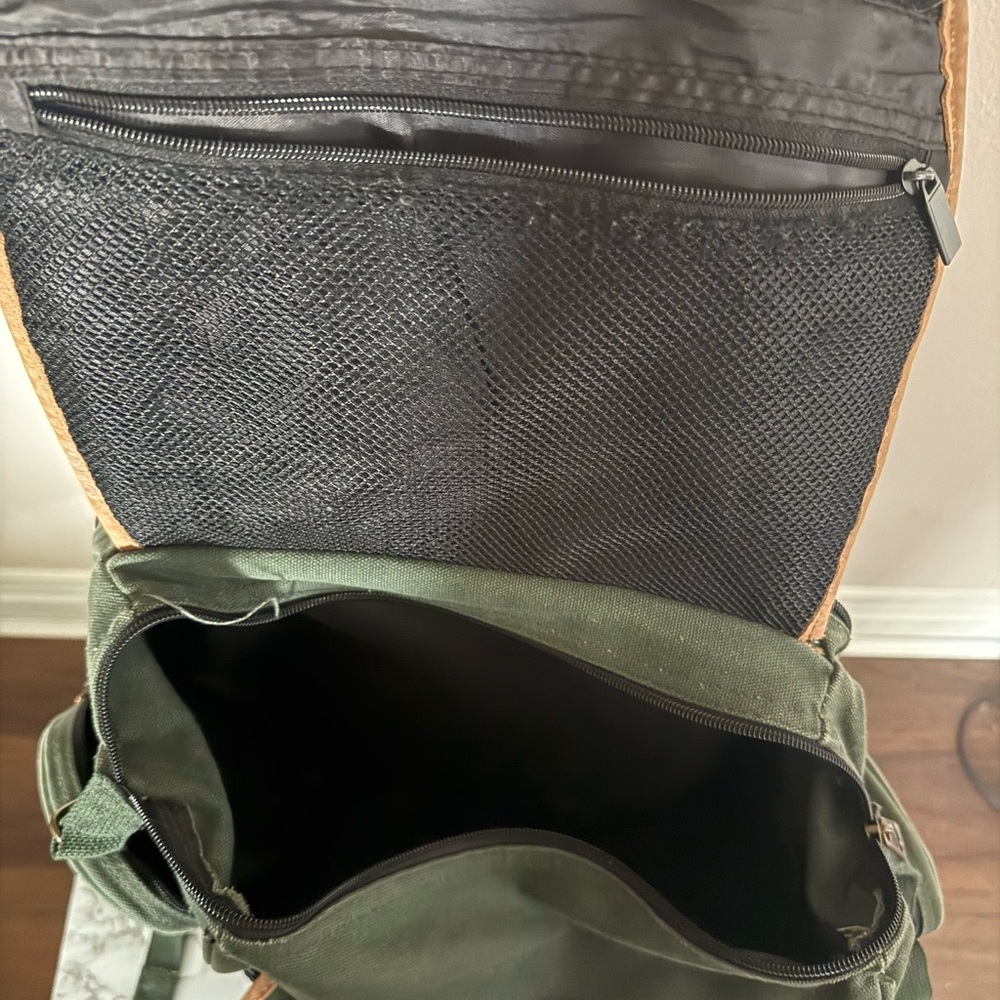 Bushnell Magnify Life Green and Brown Backpack - Picture 2 of 7